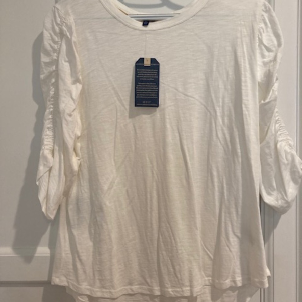 Democracy White Top with Ruched 3/4 Sleeves Size XL